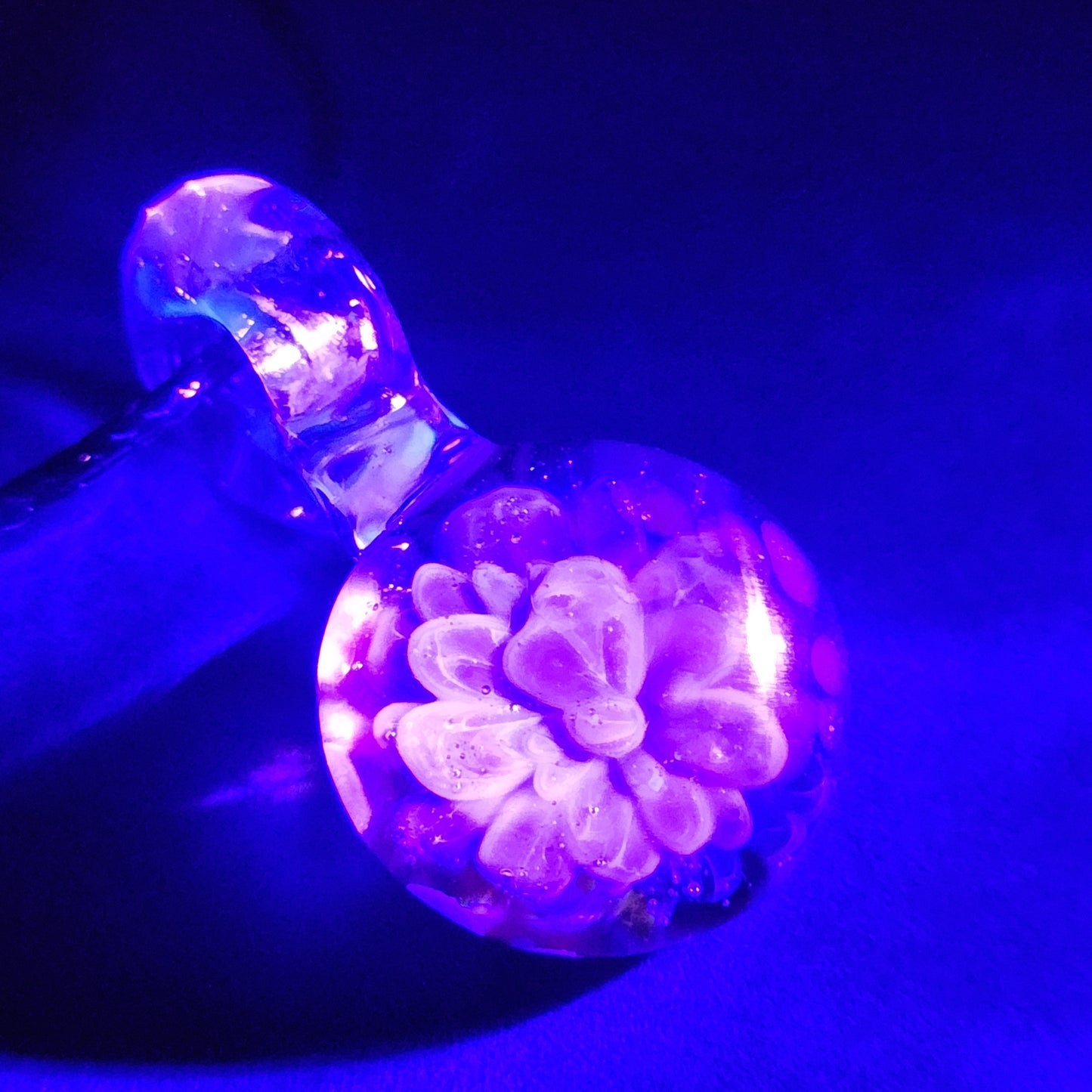 Small UV Reactive Glass Pendant