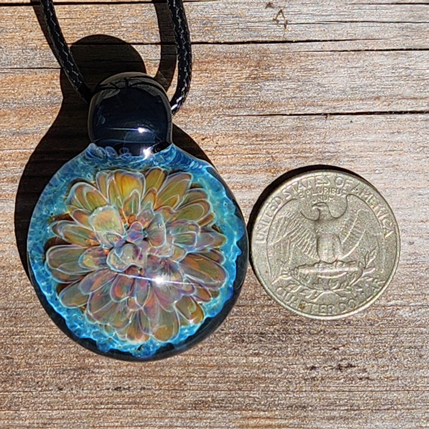 Handmade Blown Glass Pendant: Captivating Borosilicate Art