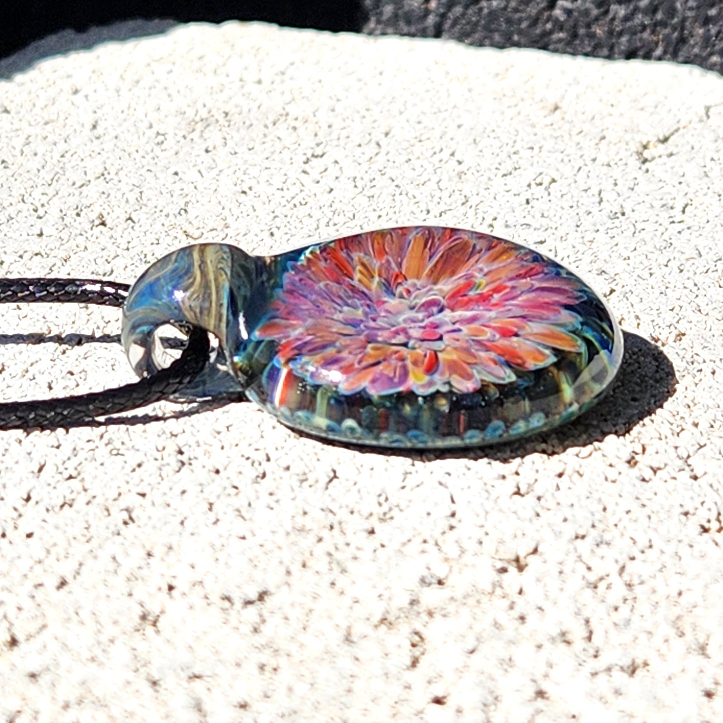 Borosilicate Glass Pendant Necklaces: Handcrafted Excellence, Unparalleled Beauty