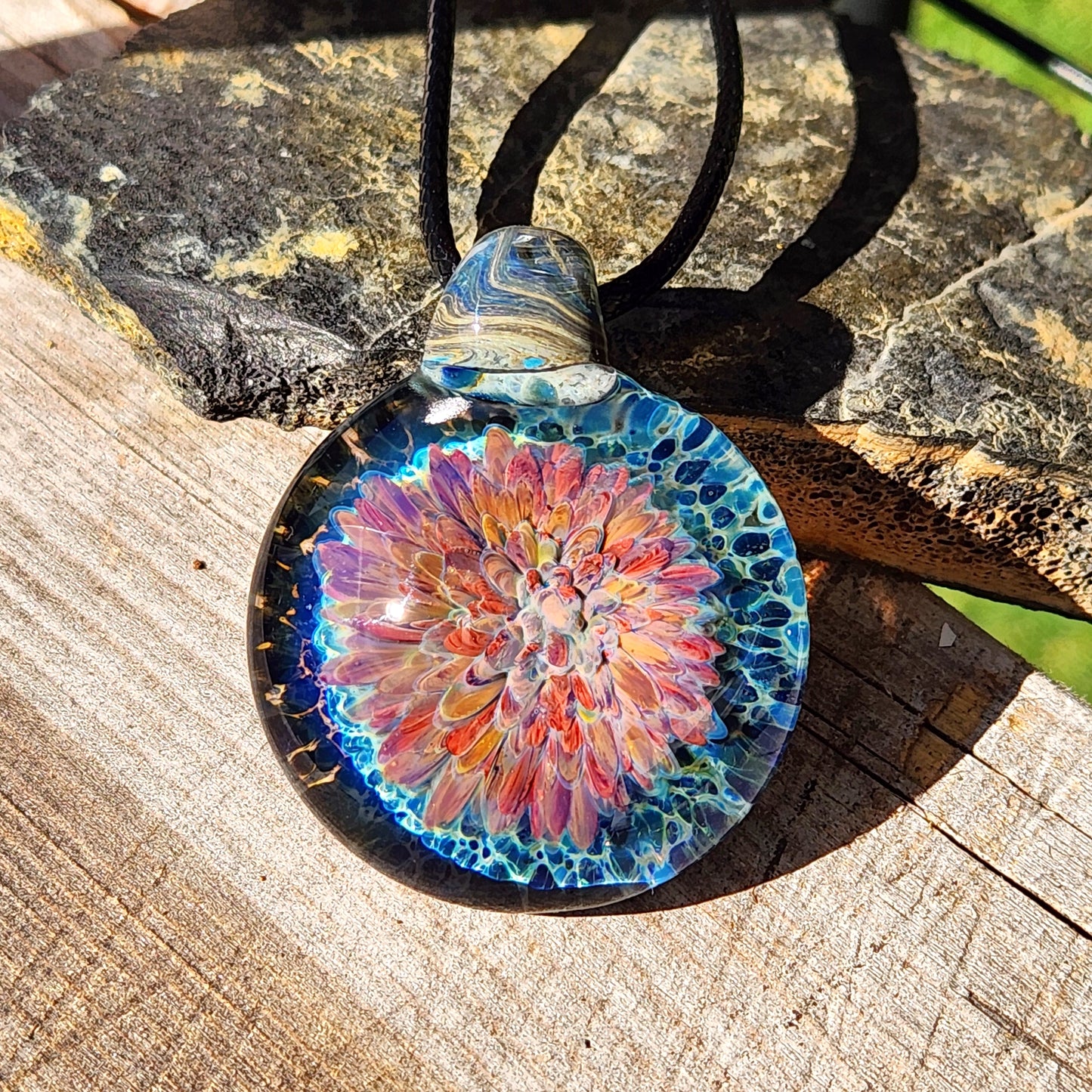 Borosilicate Glass Pendant Necklaces: Handcrafted Excellence, Unparalleled Beauty