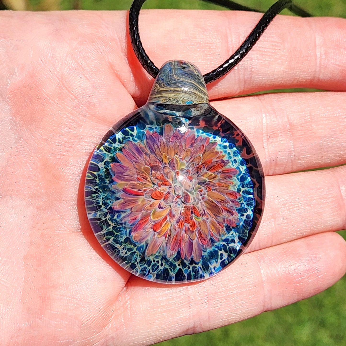 Borosilicate Glass Pendant Necklaces: Handcrafted Excellence, Unparalleled Beauty