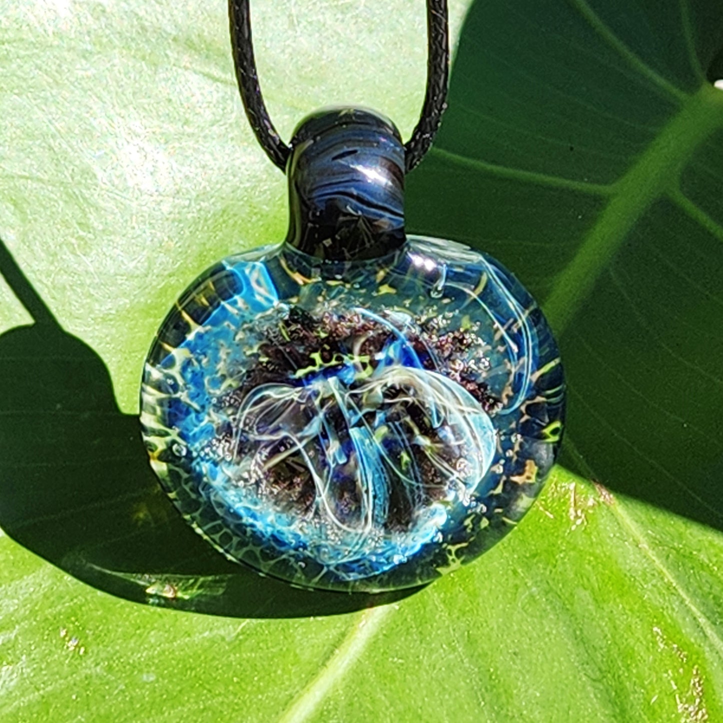 Borosilicate Glass Pendants: Handblown Masterpieces for Every Occasion