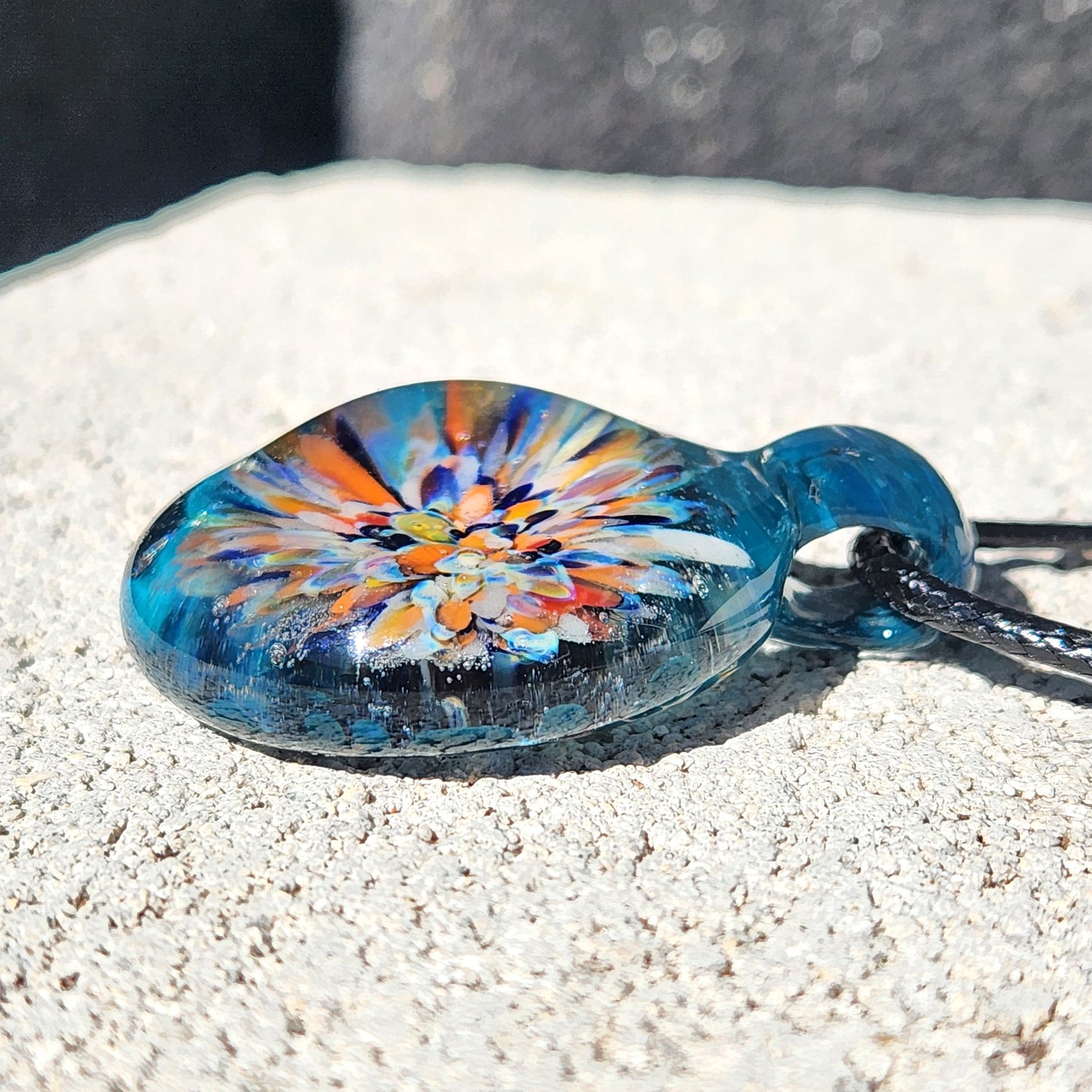 Handmade Blown Glass Pendant: Captivating Borosilicate Art