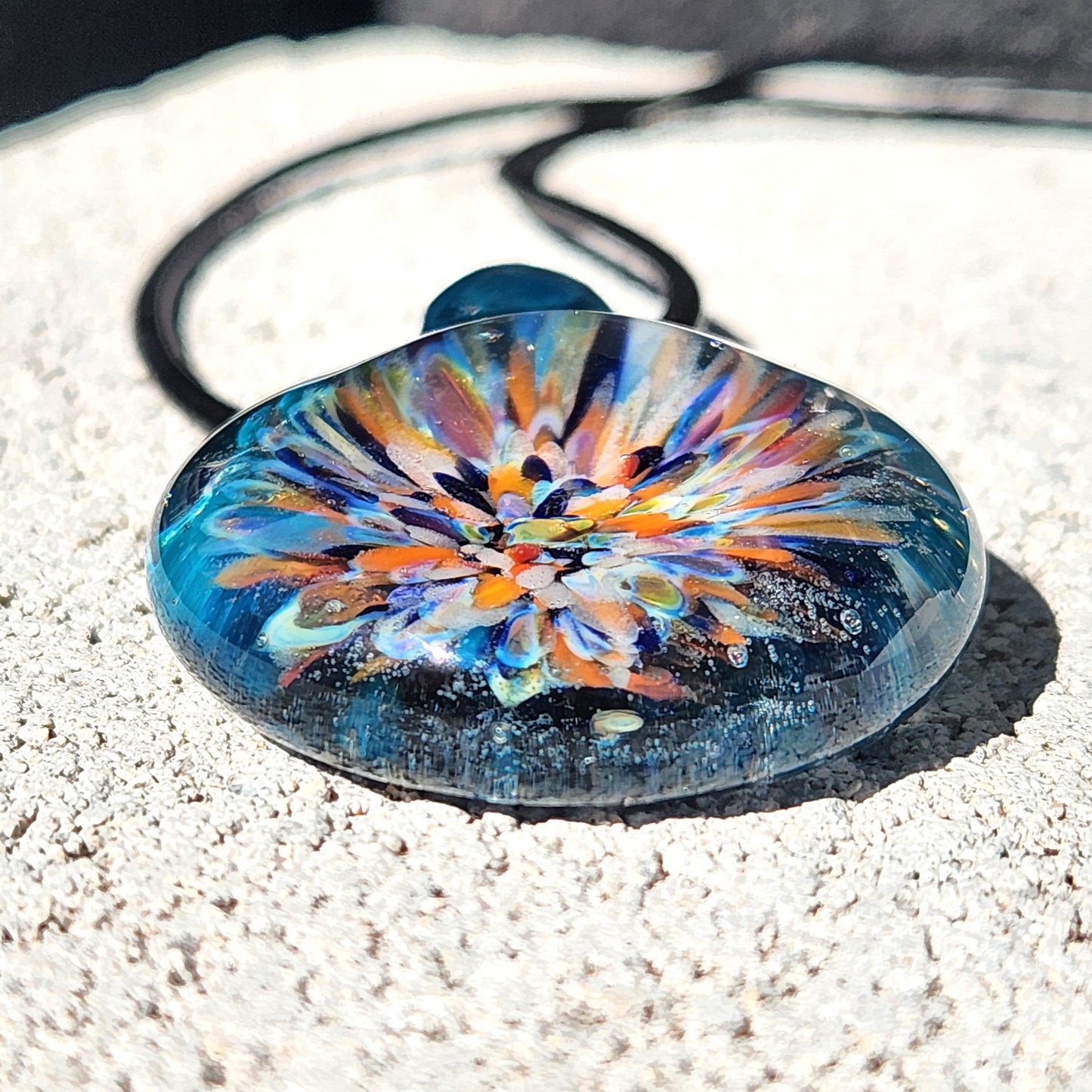 Handmade Blown Glass Pendant: Captivating Borosilicate Art