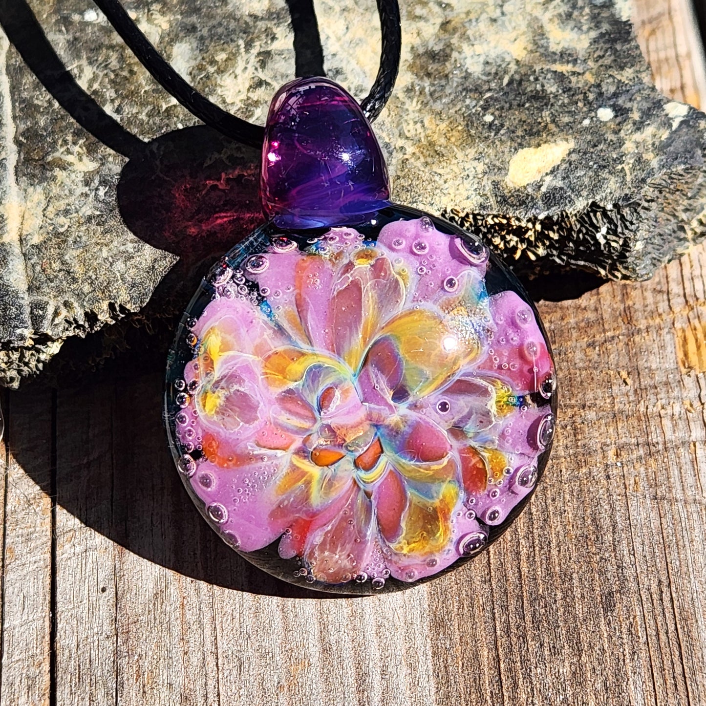 Borosilicate Glass Pendants: Handblown Masterpieces for Every Occasion